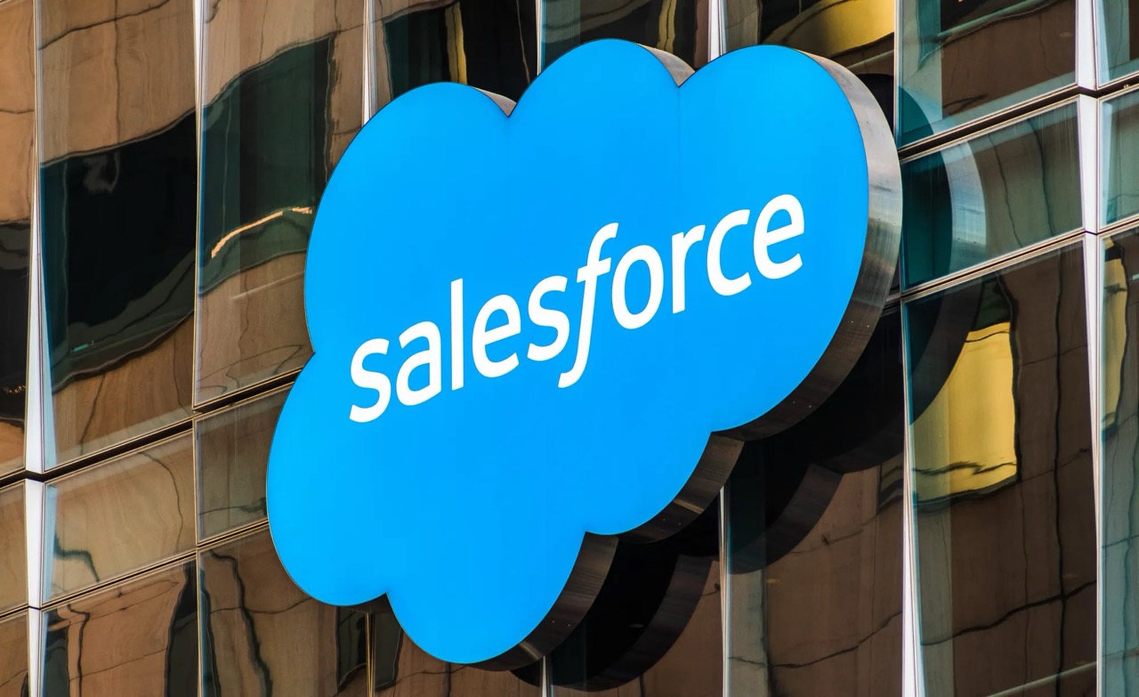 Proč by firmy neměly zrušit juniorní pozice kvůli umělé inteligenci