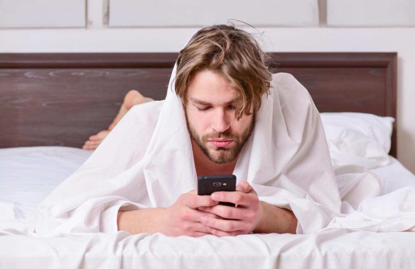 Moderace umělé inteligence přichází pozdě a teenageři už jsou závislí na AI společnících